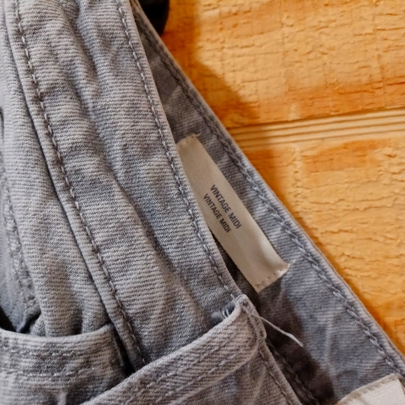 High Rise Midi Shorts - Picture 4 of 7